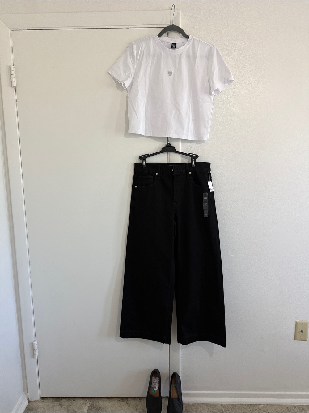 GAP Black High-Rise Wide-Leg Crop Jeans